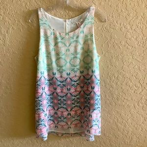 Cabi Mosaic Layered Sleeveless Top size Medium